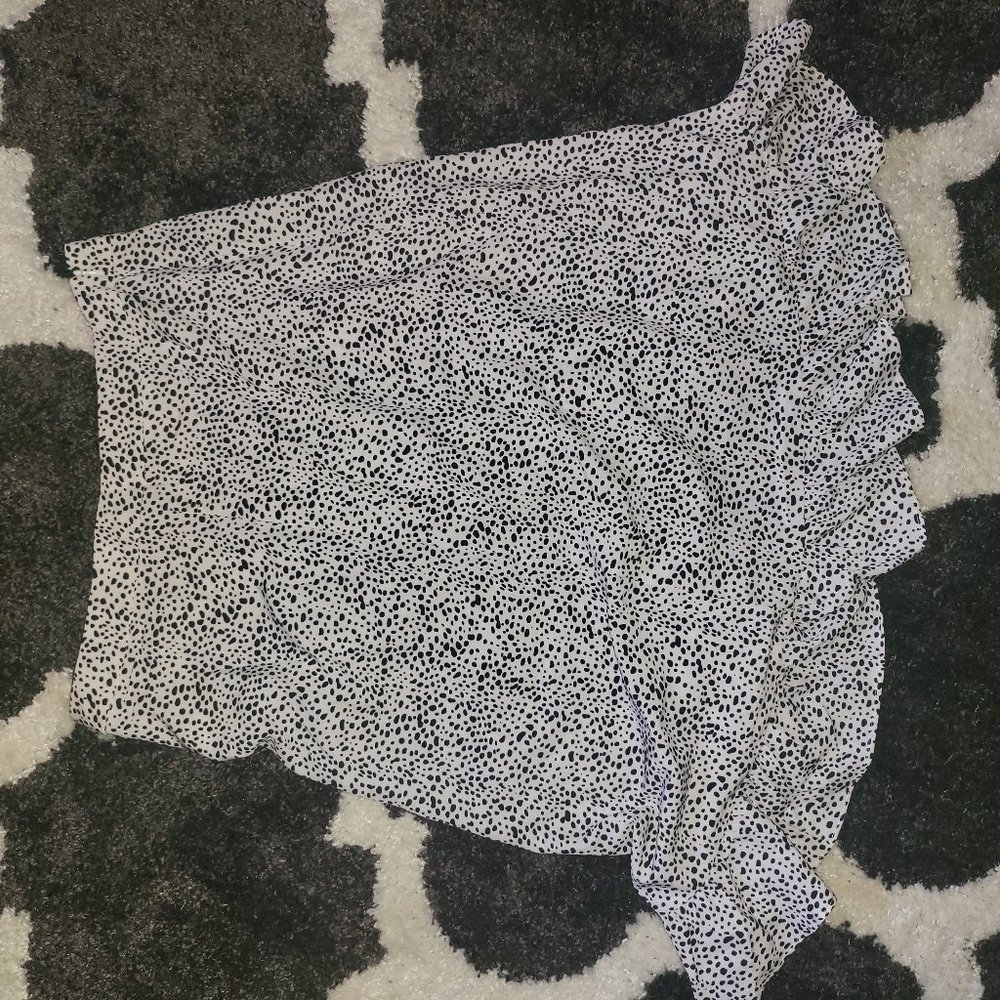 Black and white print skirt size Large